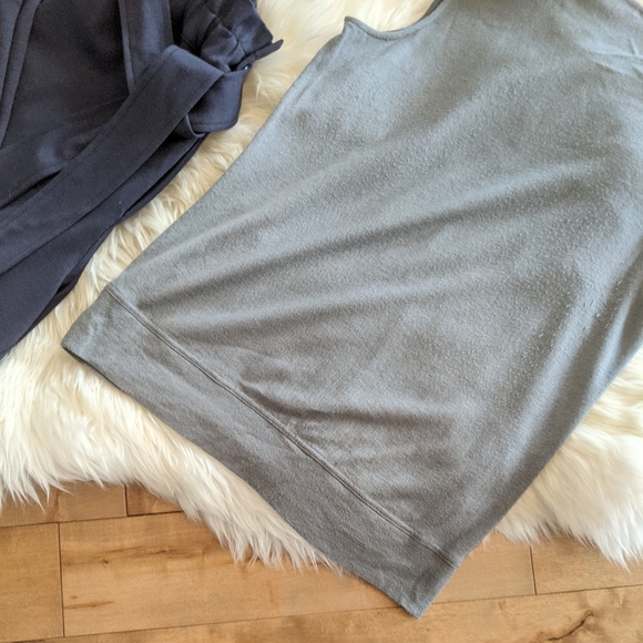 CLUB MONACO - Knit/Stain Sleeveless Blouse - Picture 7 of 8